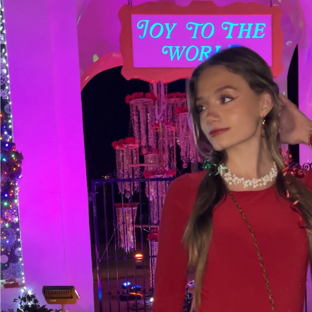 Meet your Posher, Adrianna